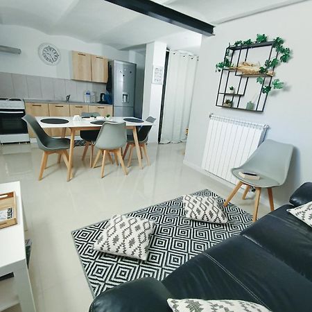 Villa Avec Piscine Et 3 Logements Ideale Groupe Marseille Extérieur photo